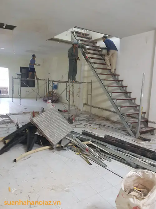 Làm câu thang sắt